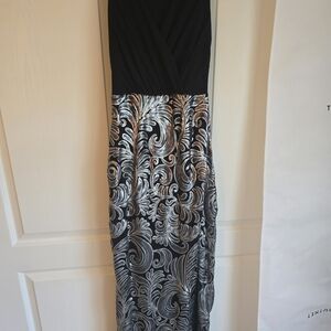 Laundry By Shelli Segal Black and Silver Maxi Dress
